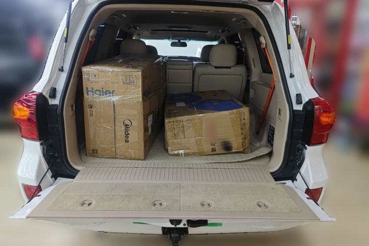 Used Toyota Land Cruiser 2012 4.0L Automatic VX Trunk