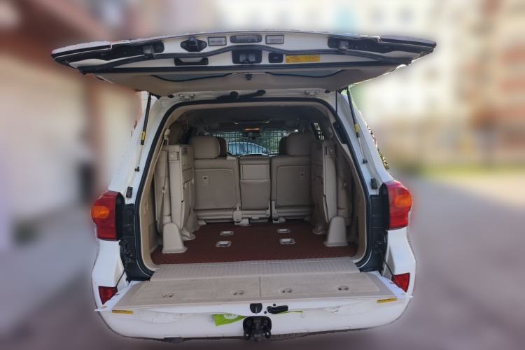 Used Toyota Land Cruiser 2012 4.6L Automatic VX-R Trunk