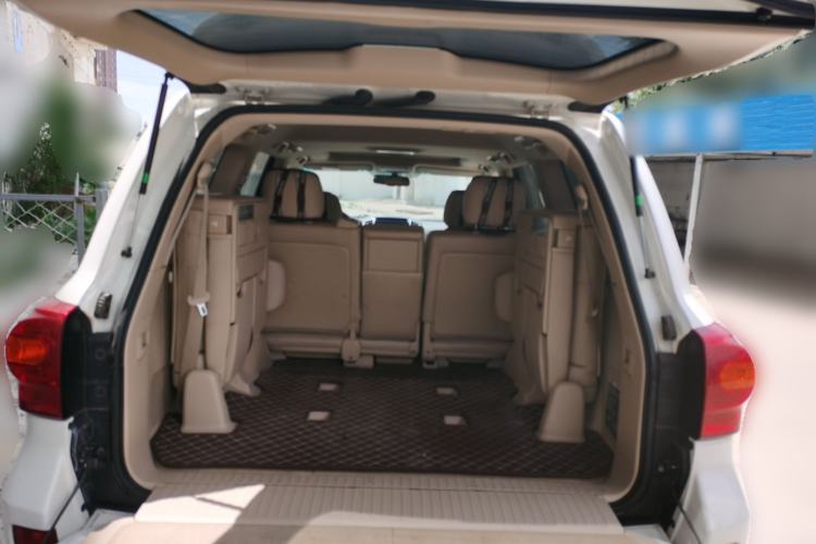 Used Toyota Land Cruiser 2012 4.6L Automatic VX Trunk
