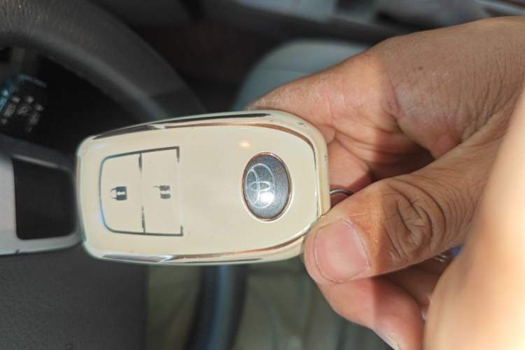 Used Toyota Land Cruiser 2012 4.0L Automatic VX Vehicle Key