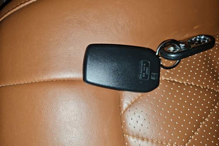 Used Toyota Land Cruiser 2012 4.6L Automatic VX-R Vehicle Key