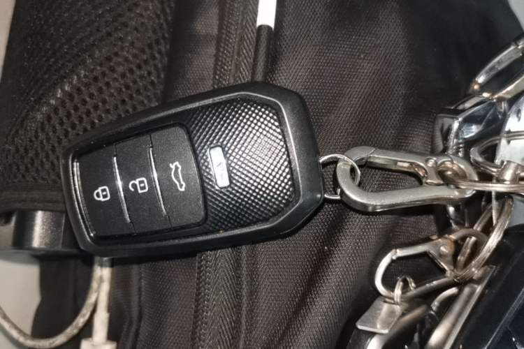 Used Toyota Land Cruiser 2012 4.0L Automatic VX Vehicle Key