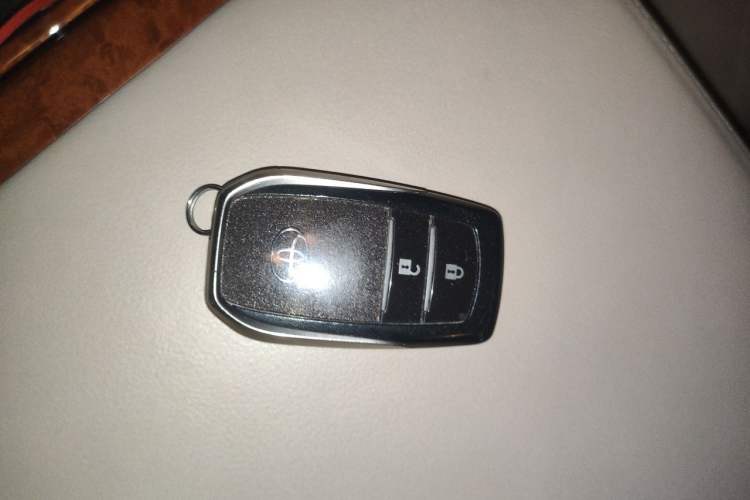 Used Toyota Land Cruiser 2012 4.0L Automatic VX Vehicle Key