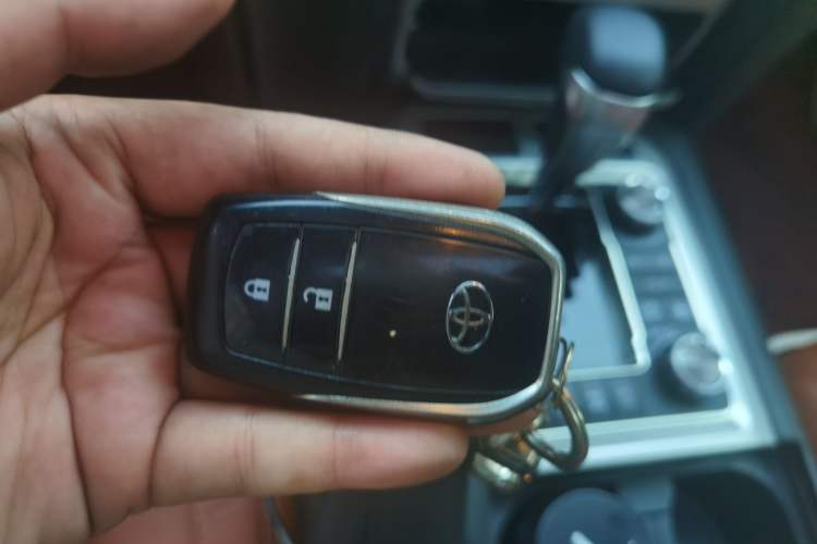 Used Toyota Land Cruiser 2012 4.0L Automatic VX Vehicle Key