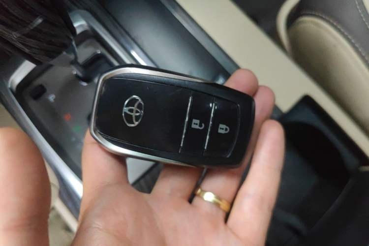 Used Toyota Land Cruiser 2012 4.0L Automatic VX Vehicle Key