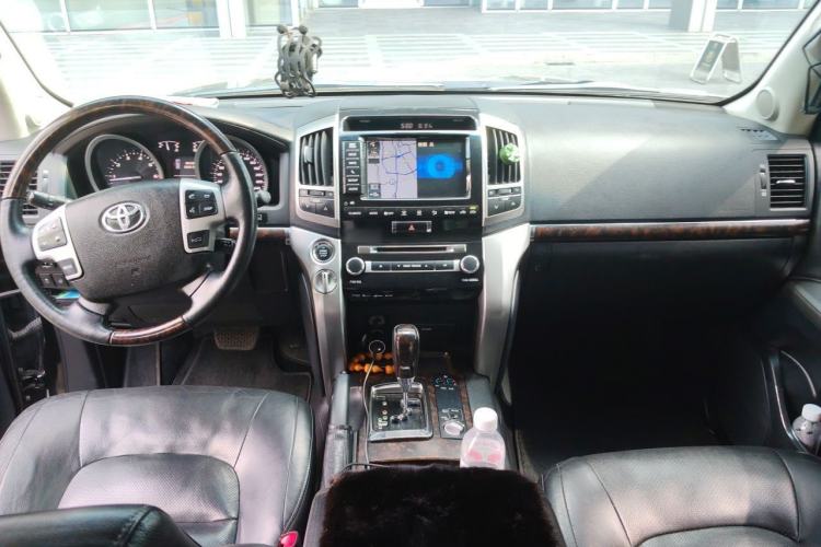 Used Toyota Land Cruiser  Center Console