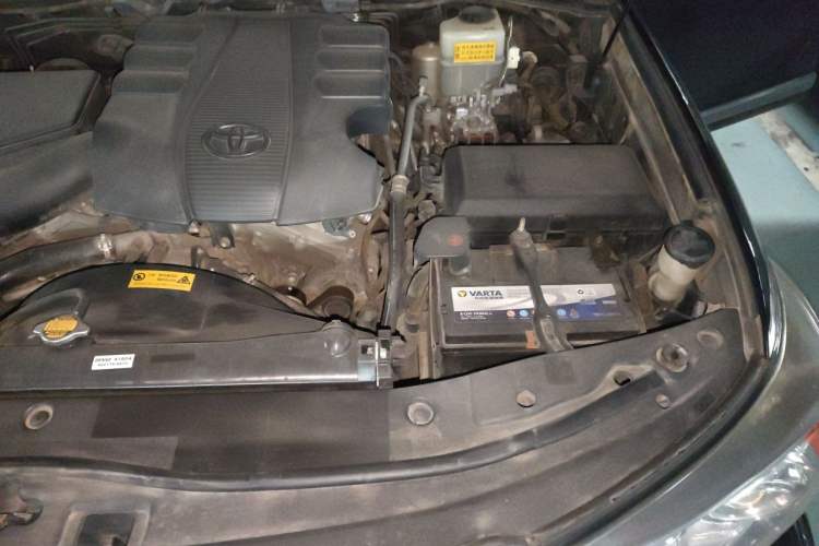 Used Toyota Land Cruiser  Engine Bay Left