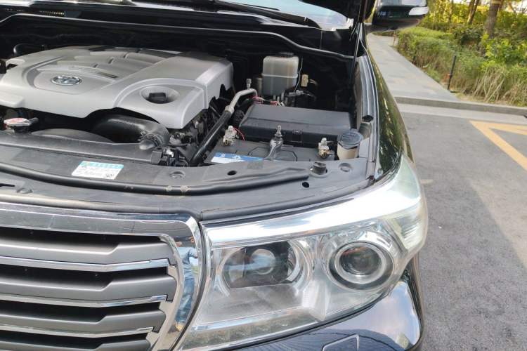 Used Toyota Land Cruiser  Engine Bay Left
