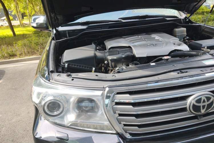 Used Toyota Land Cruiser  Engine Bay Right