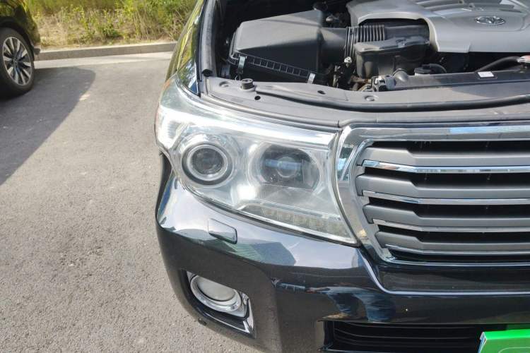 Used Toyota Land Cruiser  Right Front Headlight