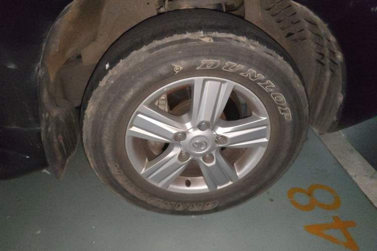 Used Toyota Land Cruiser  Right Front Wheel Hub