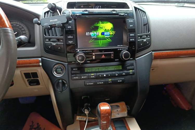 Used Toyota Land Cruiser 2013 4000 Middle East Version Audio And AC Panel