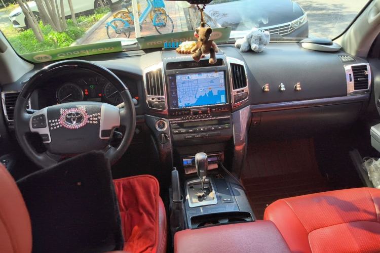 Used Toyota Land Cruiser 2013 4000 Middle East Version Center Console