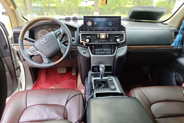 Used Toyota Land Cruiser  Center Console