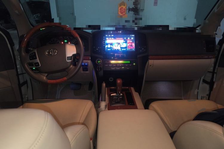 Used Toyota Land Cruiser  Center Console