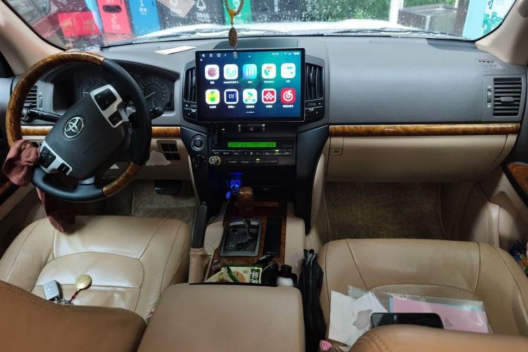 Used Toyota Land Cruiser  Center Console