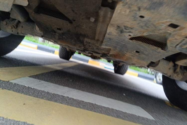 Used Toyota Land Cruiser 2013 5700 Middle East Version Chassis Front