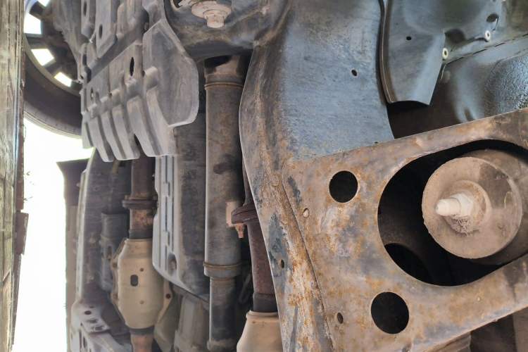 Used Toyota Land Cruiser 2013 4000 Middle East Version Chassis Front Left