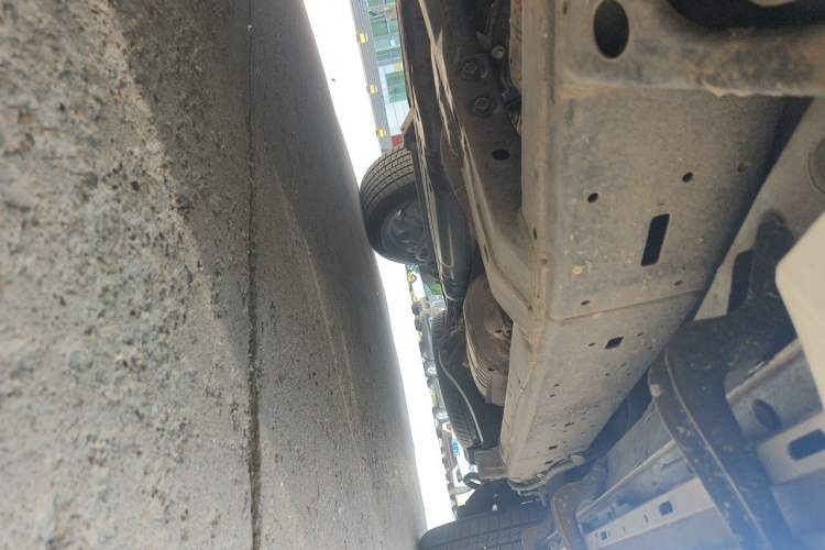 Used Toyota Land Cruiser  Chassis Front Left