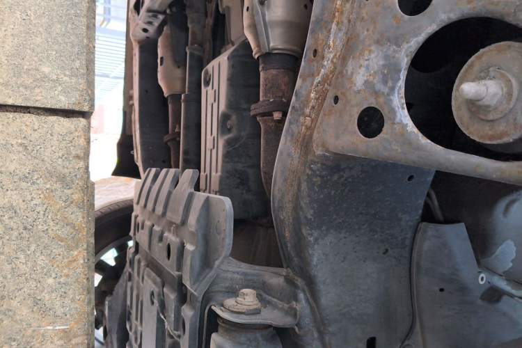 Used Toyota Land Cruiser 2013 4000 Middle East Version Chassis Front Right