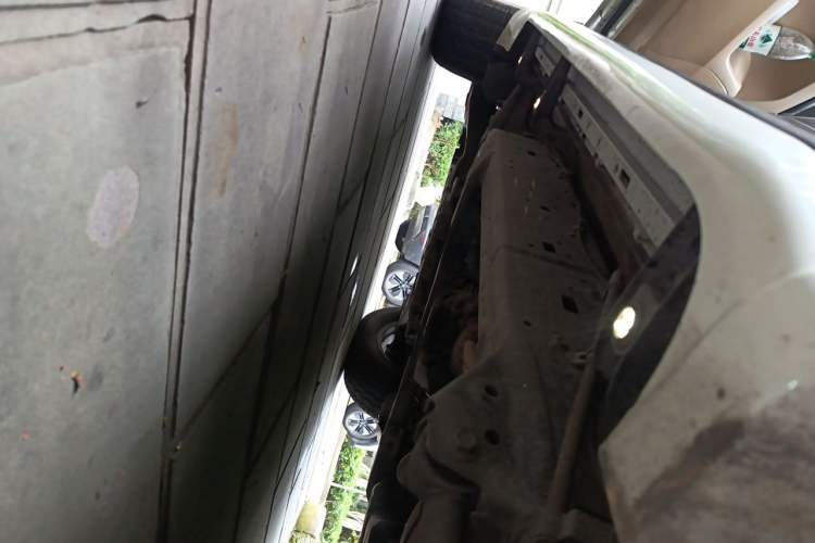 Used Toyota Land Cruiser 2013 4000 Middle East Version Chassis Front Right