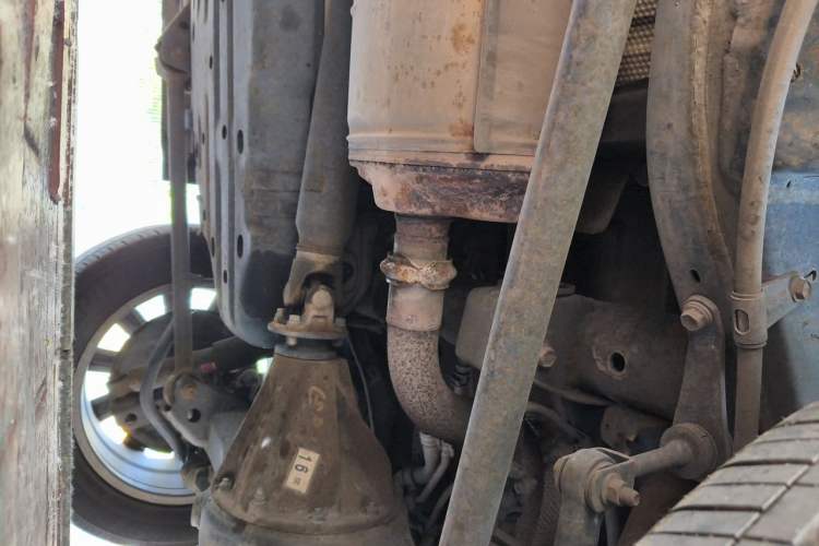 Used Toyota Land Cruiser 2013 4000 Middle East Version Chassis Rear Left