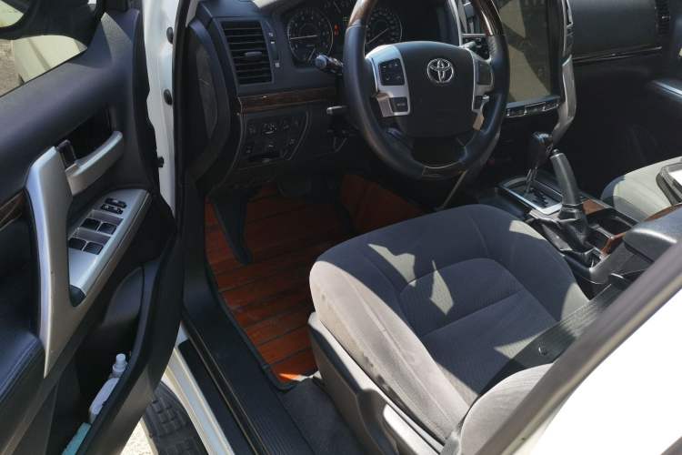 Used Toyota Land Cruiser  Driver Seat