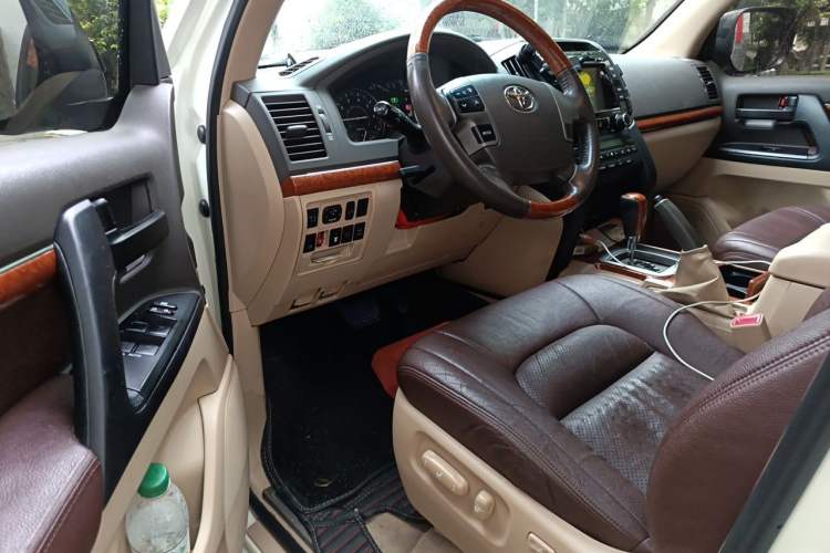 Used Toyota Land Cruiser 2013 4000 Middle East Version Driver Seat