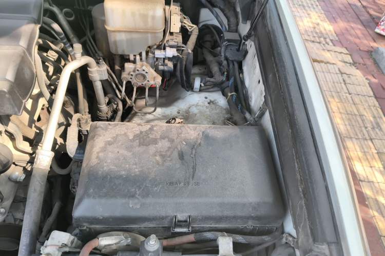 Used Toyota Land Cruiser 2013 4000 Middle East Version Engine Bay Left