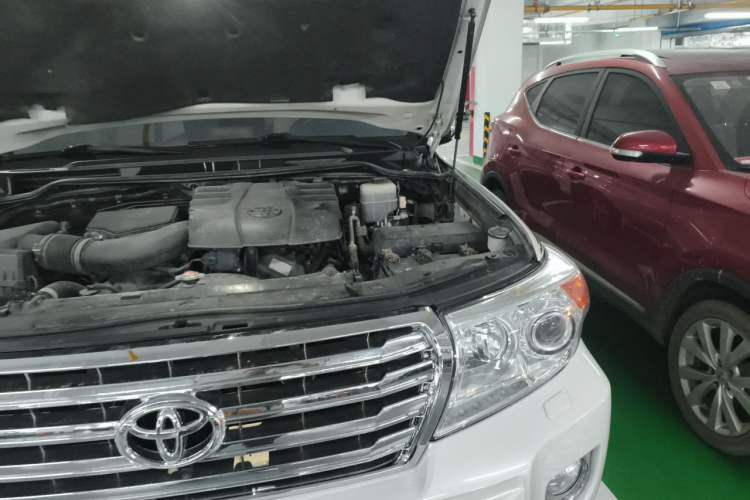 Used Toyota Land Cruiser  Engine Bay Left