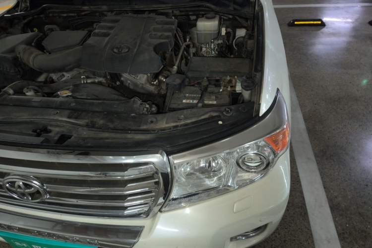Used Toyota Land Cruiser  Engine Bay Left