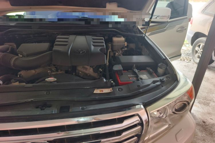 Used Toyota Land Cruiser  Engine Bay Left