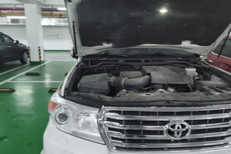 Used Toyota Land Cruiser  Engine Bay Right