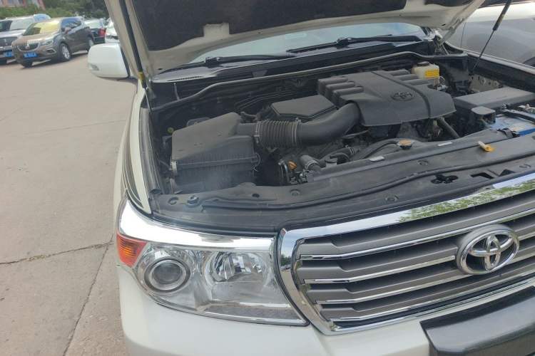 Used Toyota Land Cruiser  Engine Bay Right