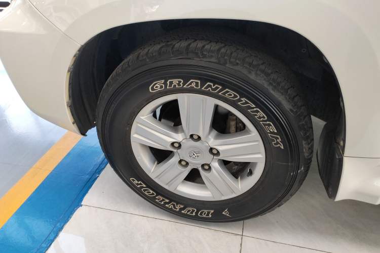 Used Toyota Land Cruiser 2013 4.0L GX-R Middle East Edition Exterior 7
