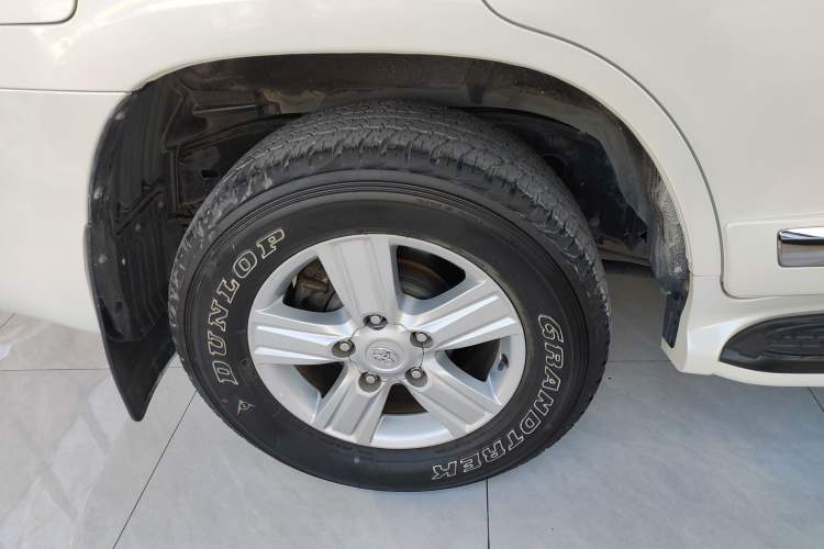 Used Toyota Land Cruiser 2013 4.0L GX-R Middle East Edition Exterior 8