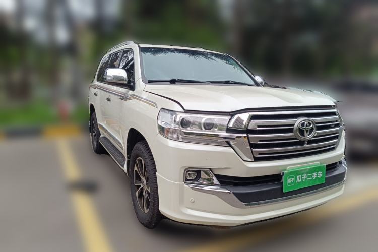 Used Toyota Land Cruiser 2013 5700 Middle East Version Front Right 45 Deg