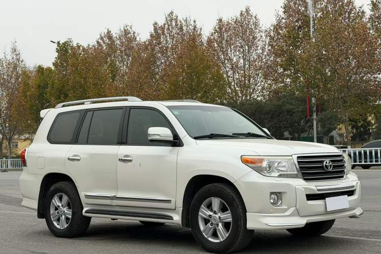 Used Toyota Land Cruiser 2013 4.0L GX-R Middle East Edition Front Right 45 Deg