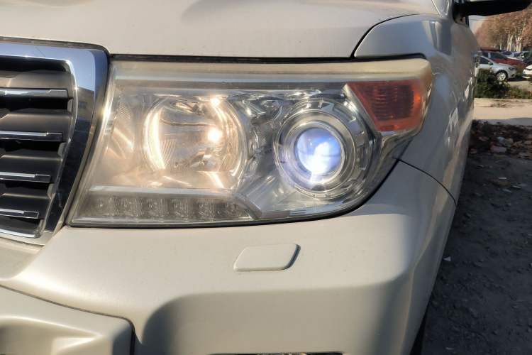 Used Toyota Land Cruiser 2013 4.0L GX-R Middle East Edition Left Front Headlight