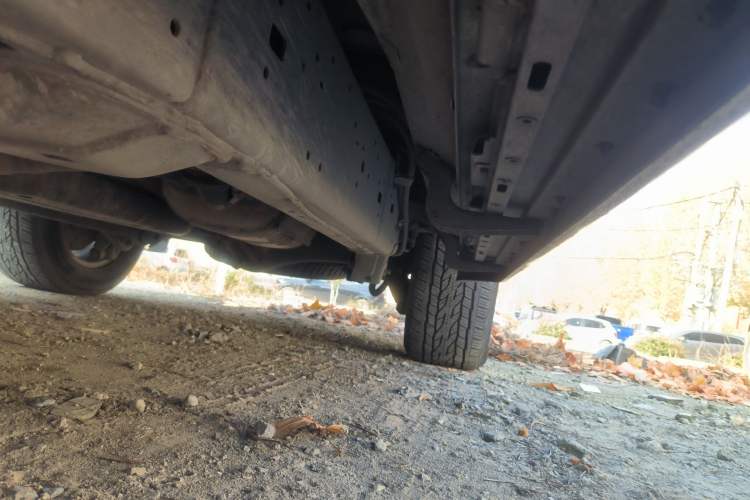 Used Toyota Land Cruiser 2013 4.0L GX-R Middle East Edition Left Side Sill