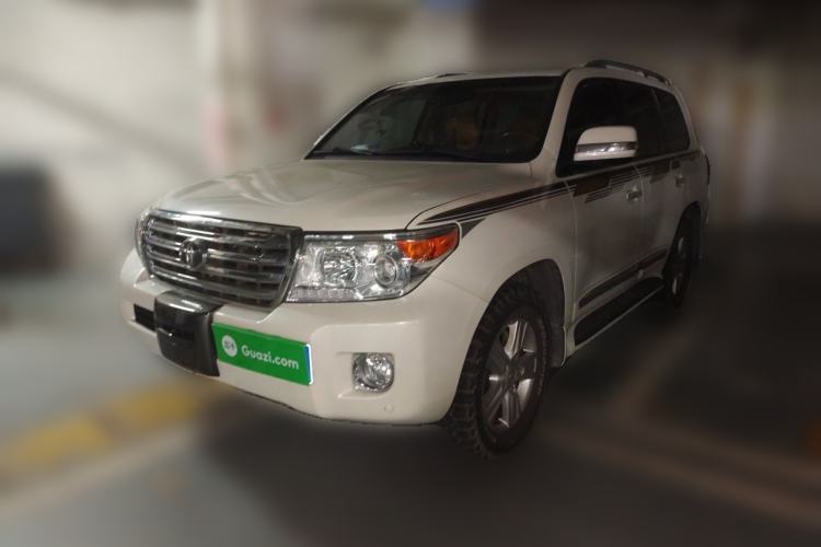 Used Toyota Land Cruiser Land Cruiser, gasoline, eight seats, automatic transmission, with sunroof, 4.0-liter displacement. Guazi used car, China used car export, Used car for sale, Used Toyota cars, Cheapest cars for sale