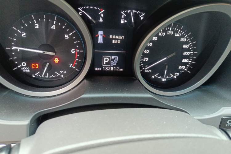 Used Toyota Land Cruiser 2013 5700 Middle East Version Odometer Close Up