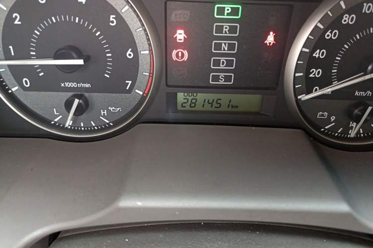 Used Toyota Land Cruiser 2013 4000 Middle East Version Odometer Close Up