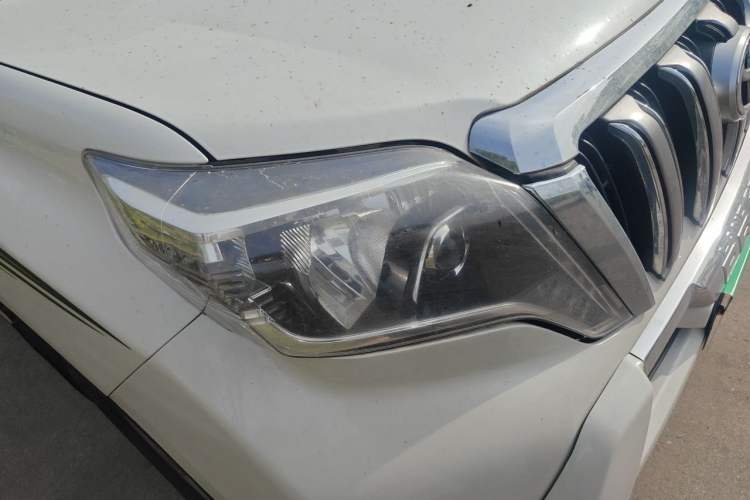 Used Toyota Land Cruiser  Right Front Headlight