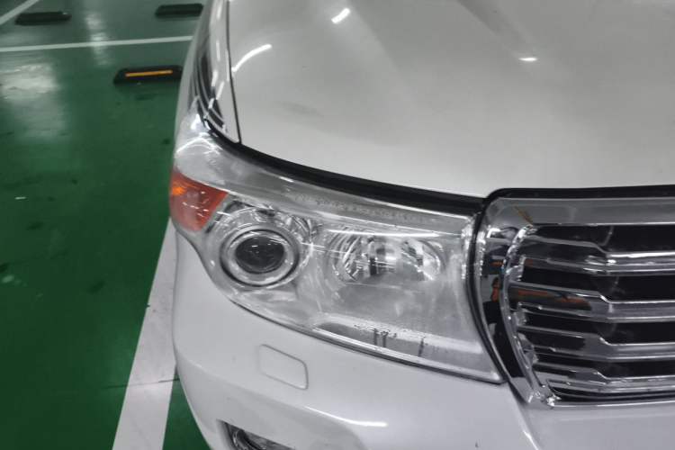 Used Toyota Land Cruiser  Right Front Headlight