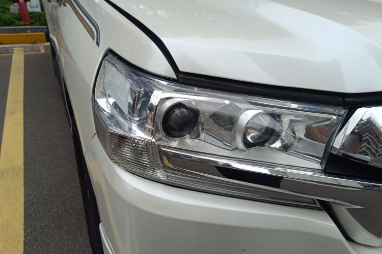 Used Toyota Land Cruiser 2013 5700 Middle East Version Right Front Headlight