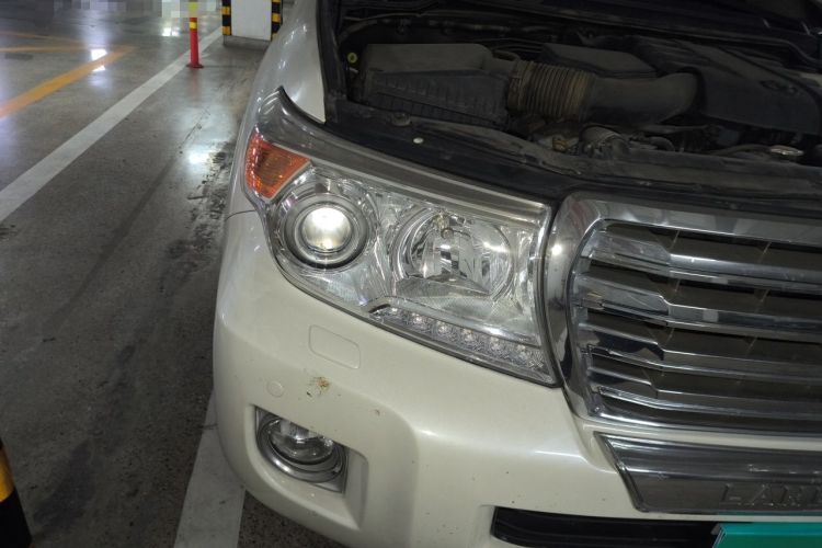 Used Toyota Land Cruiser  Right Front Headlight