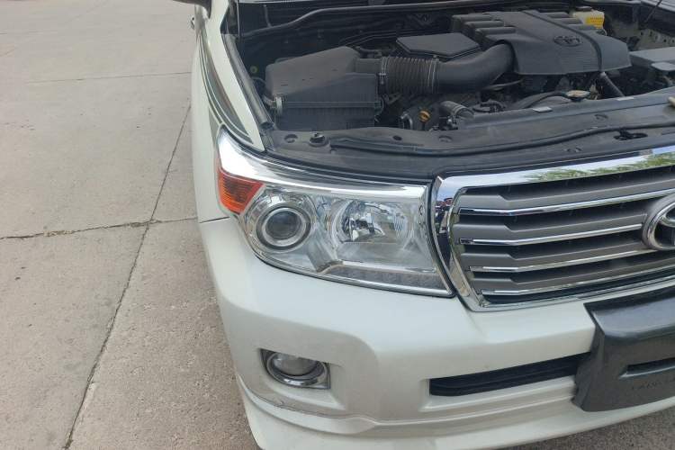 Used Toyota Land Cruiser  Right Front Headlight