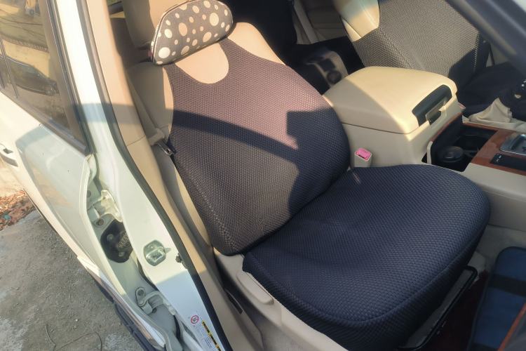 Used Toyota Land Cruiser 2013 4.0L GX-R Middle East Edition Right Front Seat
