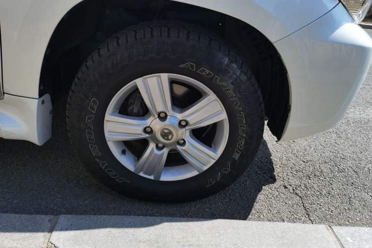 Used Toyota Land Cruiser  Right Front Wheel Hub